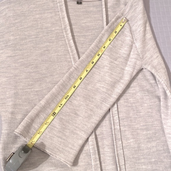 Noel Asmar Chloe Open Front Cardigan 100% merino wool in Luna (grey) size Small - Picture 9 of 10